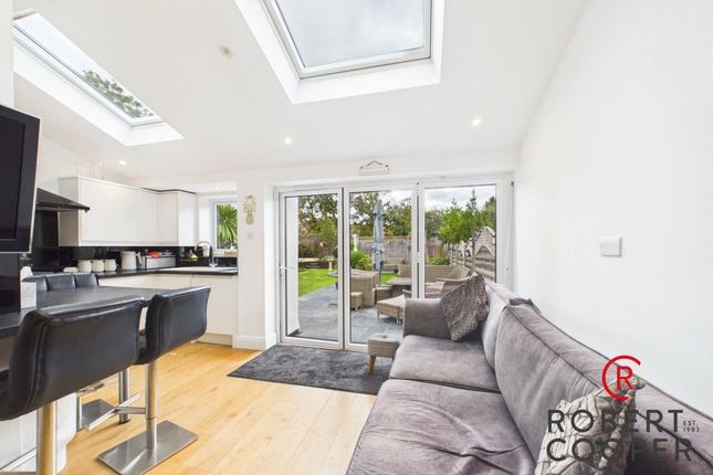 121, Parkfield Crescent, Ruislip photo 4