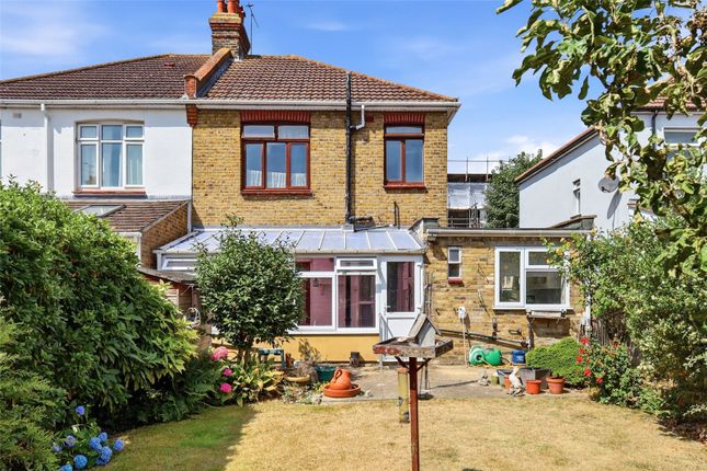 32, Westbury Road, Essex photo 3