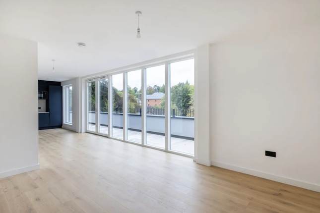 Thumbnail Flat for sale in Rostrevor Gardens, Hayes