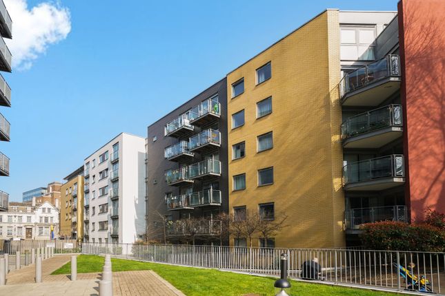 1-bed flat on Madison Building , Blackheath Road, Greenwich, £265,000