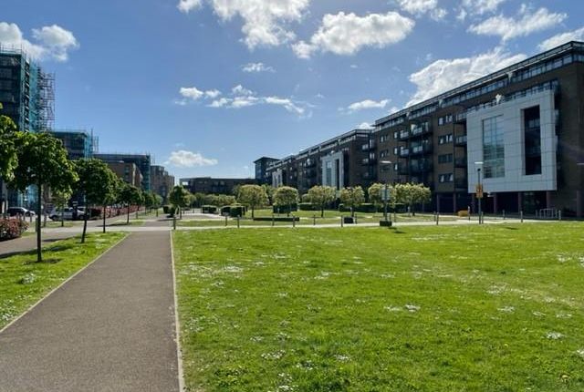 Flat to rent in Davaar House, Ferry Court, Cardiff CF11