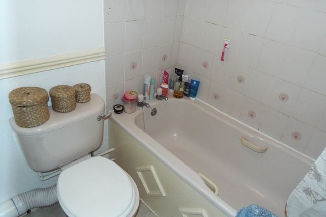 19, Leicester photo 5