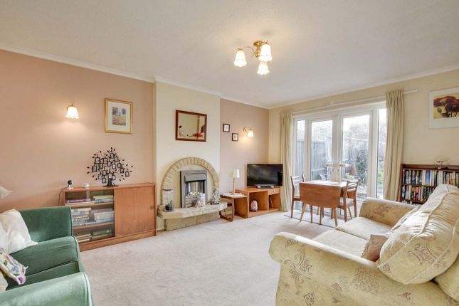 6 Wilton Close, Leicester photo 2