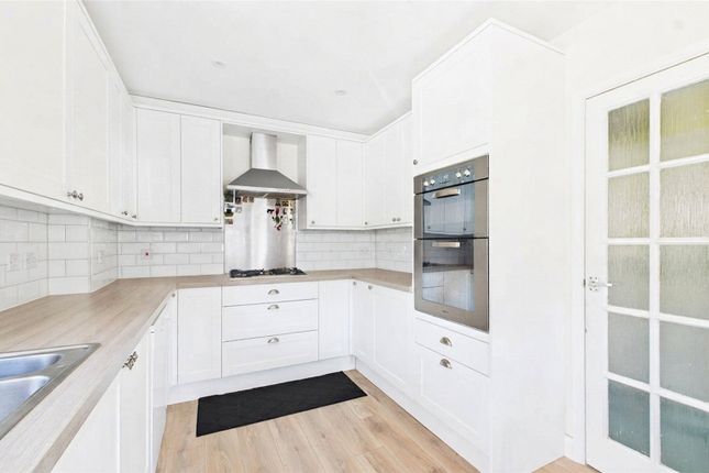 6, Govett Grove, Surrey photo 4