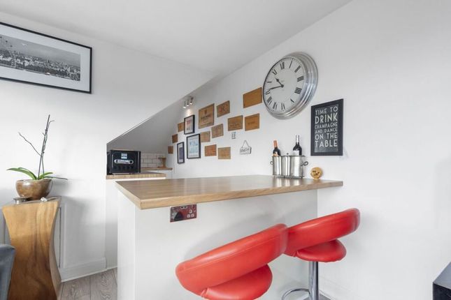 Flat 6, Draxmont, London photo 3