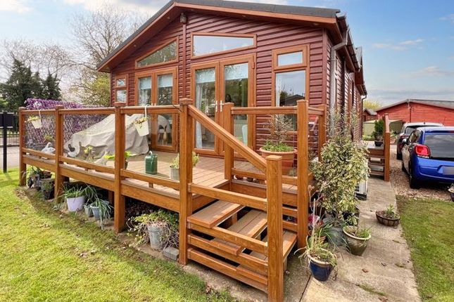 Mobile/park home for sale in Woodcock Lane, Burton Waters, Lincoln