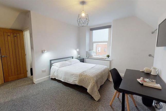 A Bright And Spacious Double Bedroom, Perfect For ...