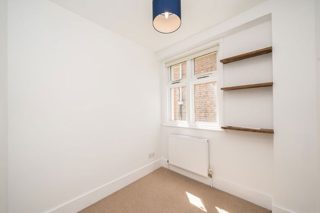Flat 10, 42, Canonbie Road, London photo 4