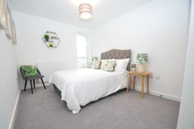 14, La Riviere Apartments, Victoria Crescent, Ashford photo 4