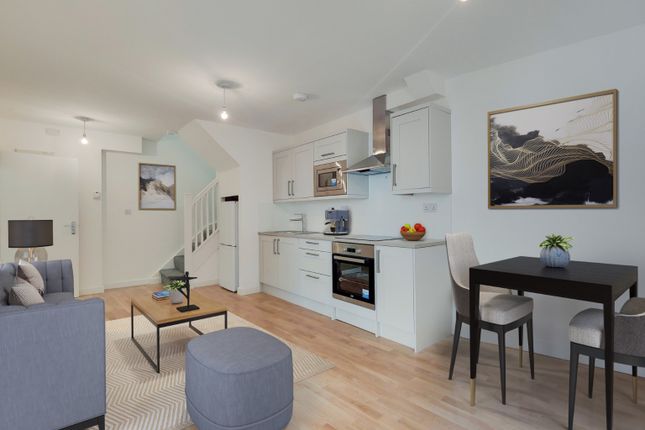 Thumbnail Flat for sale in Orchard Road, London