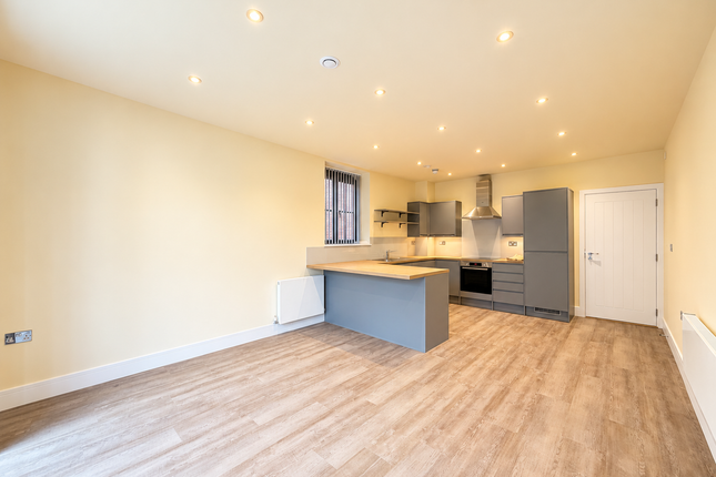 Carlyle Road, Ealing photo 3