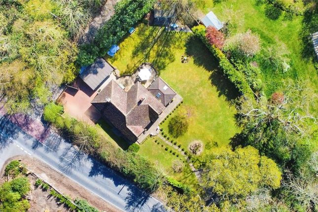 3-bed house on Holm Cottage,, Hampers Lane, West Sussex, £650,000