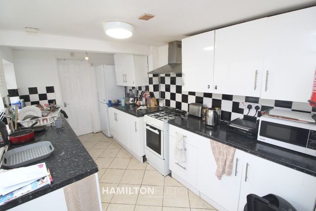 Detached house to rent in Donnington Gardens, Reading