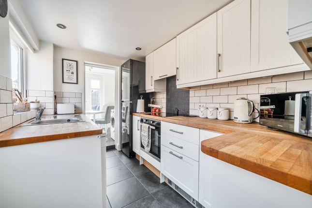 21, Fairfield Road, Burnham photo 4