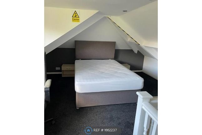 Room to rent in Elba Crescent, Crymlyn Burrows, Swansea