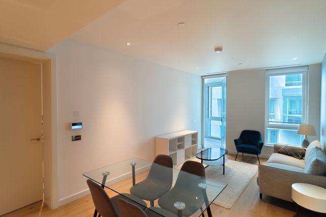 Apartment 512, Wilshire House, 2 Prospect Way, London photo 2