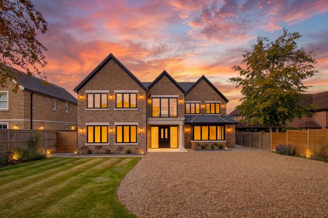 6, Hawtrees, Radlett photo 2