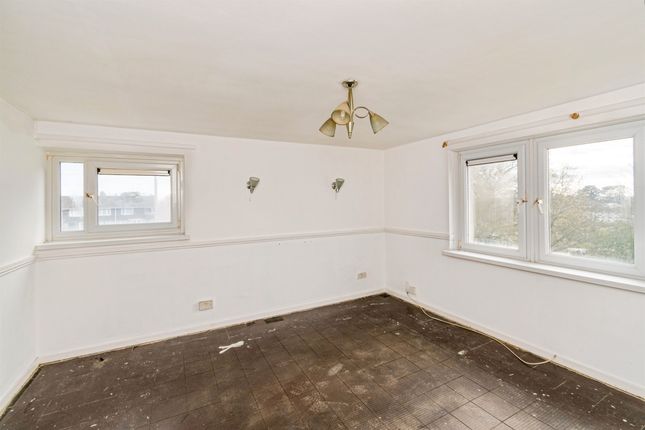 27, Summit Way, Southampton photo 3