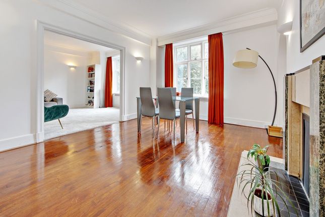 Flat to rent in Chesterfield Gardens, Mayfair, London