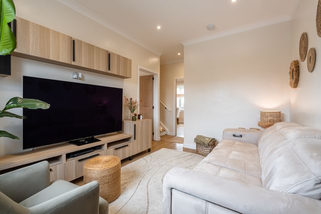 52, Broomfield Crescent, Edinburgh photo 3