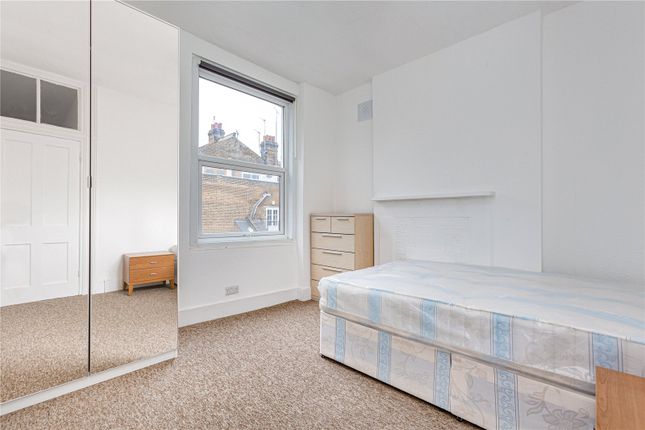 Flat to rent in Theatre Street, The Shaftesbury Estate