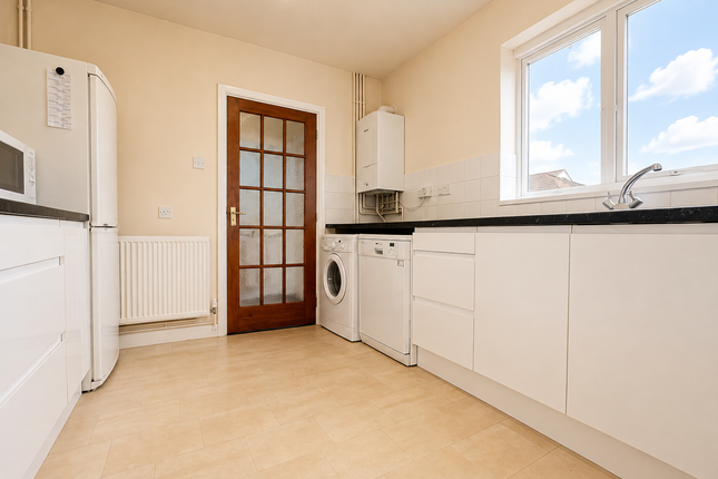 31, Gorse Lane, Leicester photo 3