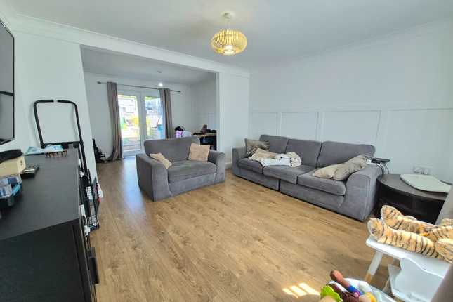 6, Lowcroft, Skelmersdale photo 2