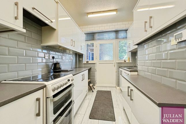 13, Astbury Crescent, Stockport photo 3
