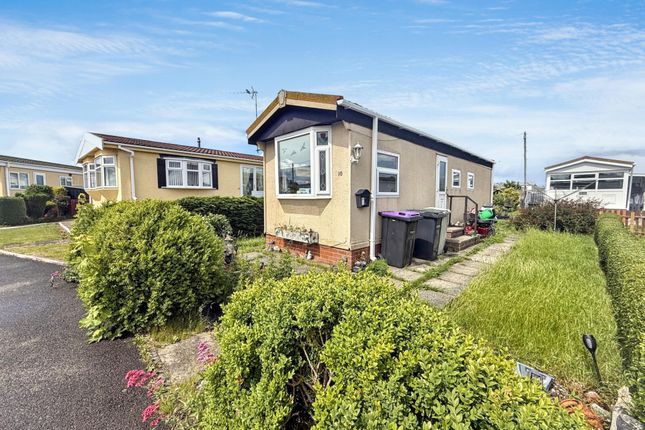 1-bed caravan on 10 South Avenue, Whitehaven Park, Skegness, £30,000