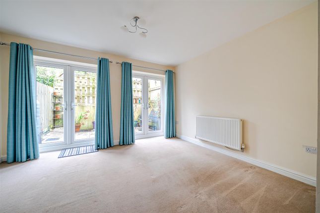 18, Three Acre Close, Axminster photo 3
