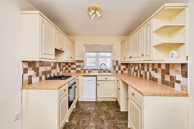 25, Meadowbrook, Isle of Wight photo 4