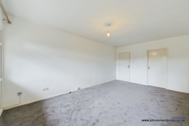 Thumbnail Flat to rent in Lyndale Court, West Byfleet