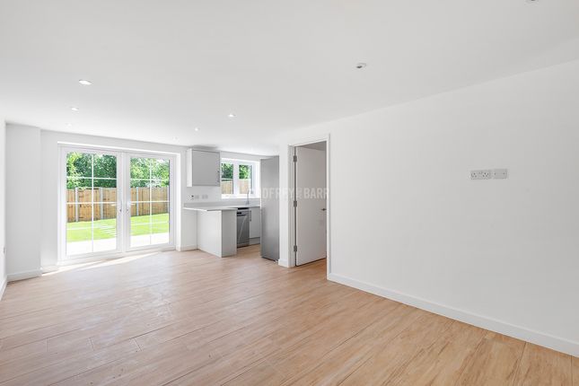 Thumbnail Terraced house to rent in St. Vincents Lane, London