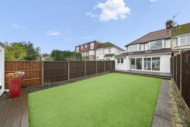 46, Jubilee Drive, Ruislip photo 3