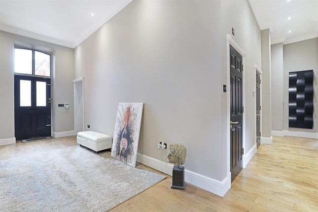 Flat for sale in Brandesbury Square, Woodford Green