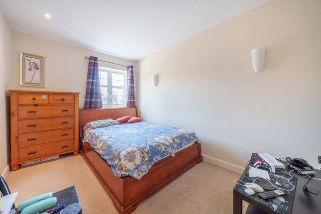 Flat to rent in Shoppenhangers Road, Maidenhead