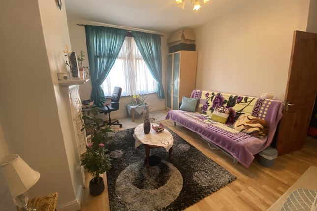 Maisonette for sale in 220B, West Hendon Broadway, Hendon Broadway