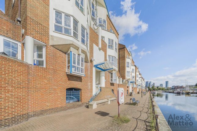 Thumbnail Flat for sale in Finland Street, Rotherhithe