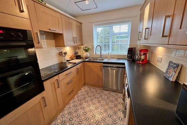 1 Spring Court Chessington Road, Epsom photo 3