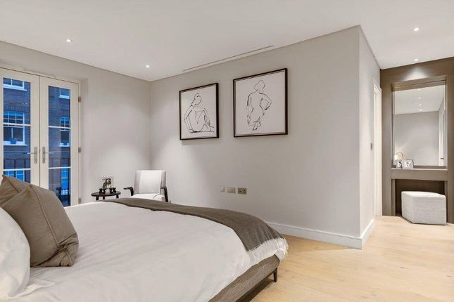 Terraced house for sale in Abingdon Road, Kensington, London