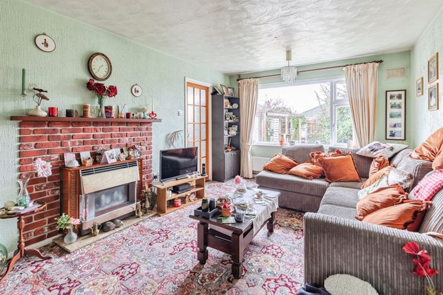 27, Twyford Avenue, Wellingborough photo 4