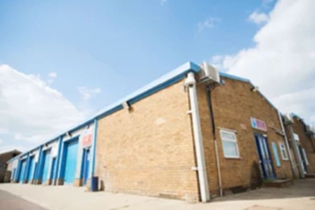 Office to let in First Avenue, Milton Keynes