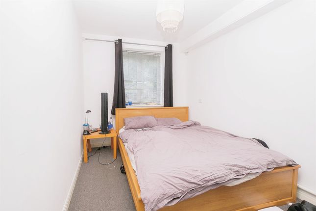 Flat for sale in Quebec Quay, Liverpool