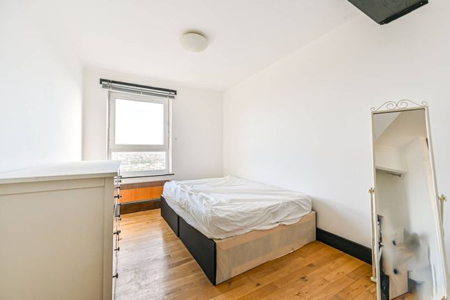 Flat for sale in Bowyer Street, Camberwell, London