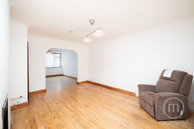25, Sunningfields Road, London photo 4