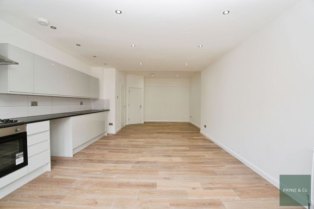8 Sandyhill Road, Ilford photo 2