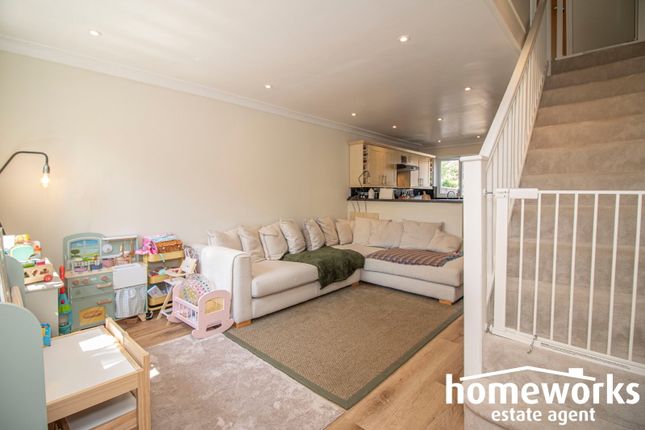 35, Rayners Way, Dereham photo 2