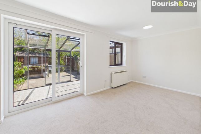 7 Prestwood Court, Stafford photo 4