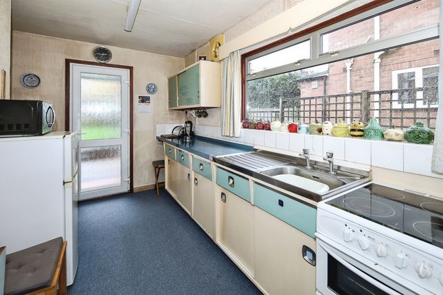 Laburnum Avenue, Kenilworth photo 3