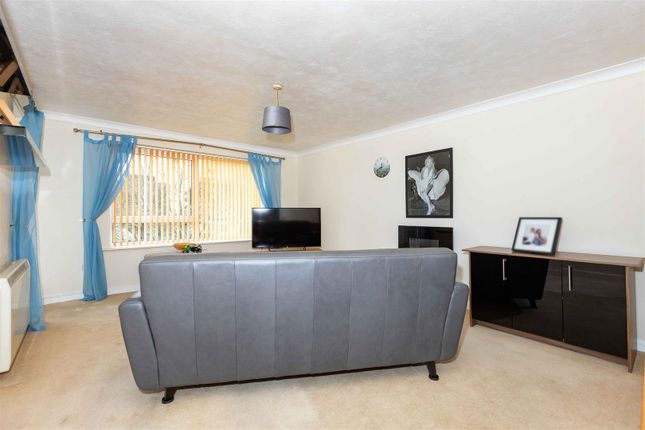 Flat 35, Wilmington Court, Bath Road, Worthing photo 3